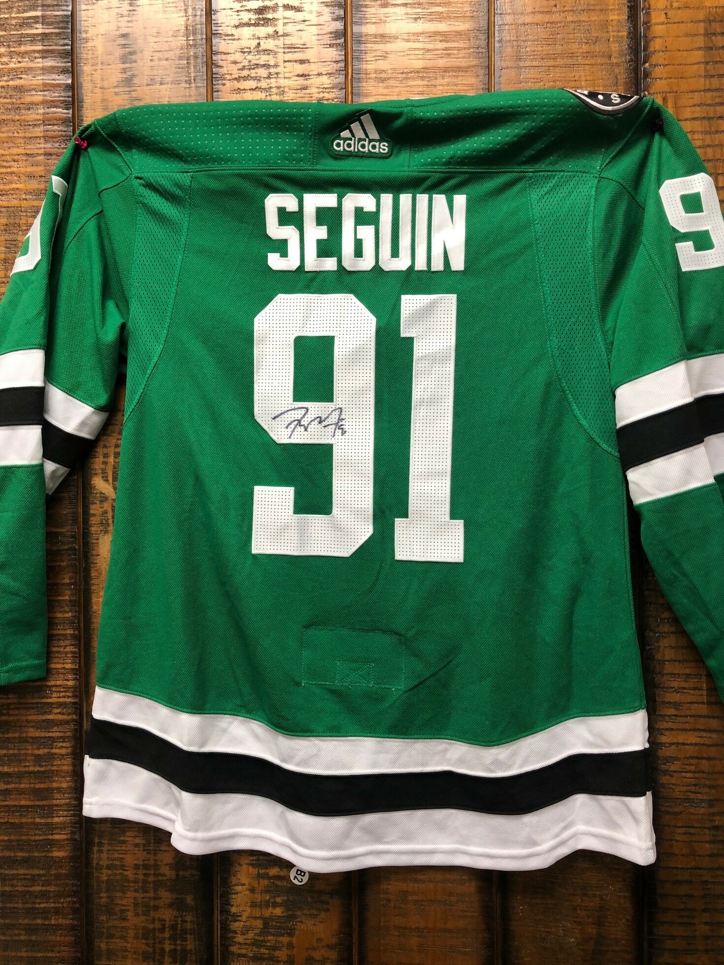 Tyler seguin outlet signed jersey